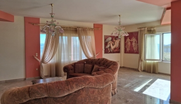 Πωλείται πολυτελής μεζονέτα 230 τ.μ στο Πανόραμα Άργους